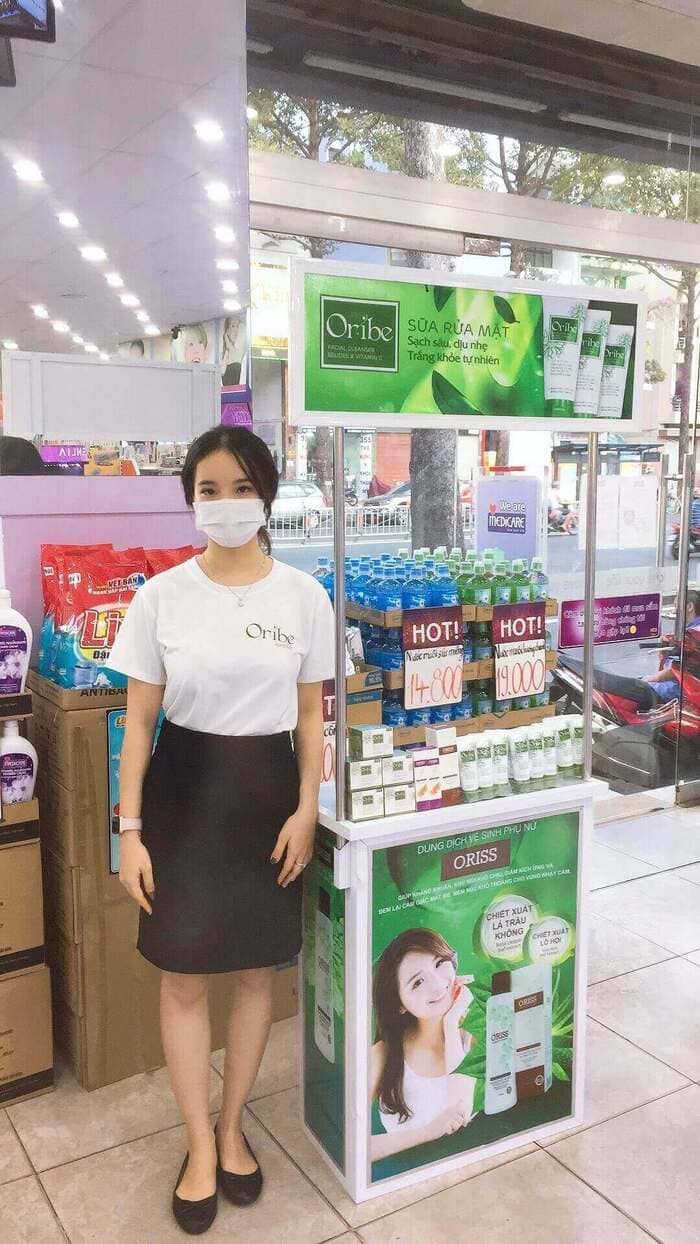 Mỗi điểm bán đều có tư vấn viên hỗ trợ giải đáp thắc mắc cho khách hàng