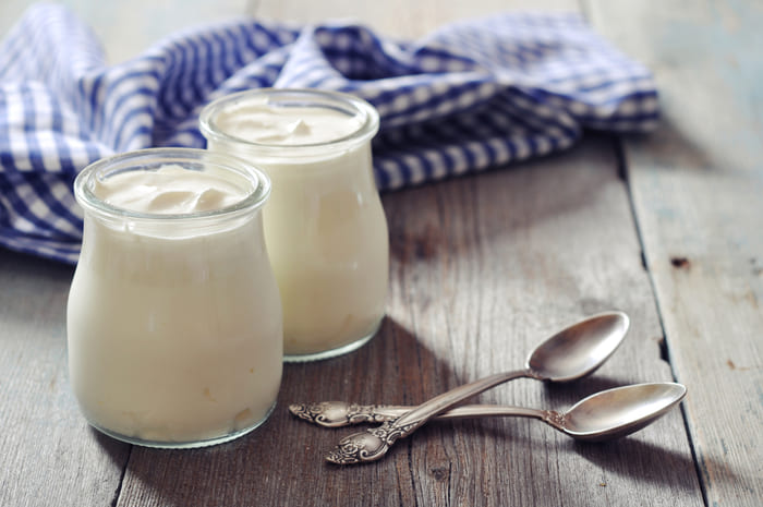 Thực phẩm chứa probiotic như sữa chua tốt cho người bị viêm loét dạ dày