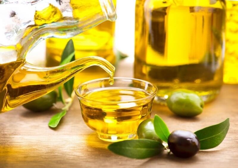 Ngoài công dụng làm đẹp dầu oliu cũng có tác dụng điều trị bệnh giãn tĩnh mạch hiệu quả