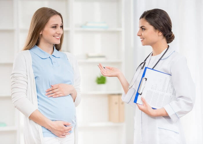 Khám thai định kì để đảm bảo sức khỏe của thai nhi khỏi u xơ tử cung