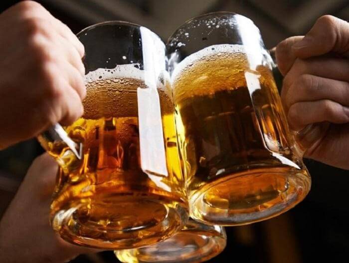 Thói quen sử dụng nhiều rượu, bia, các chất kích thích là một tác nhân nguy hiểm đến hệ thần kinh