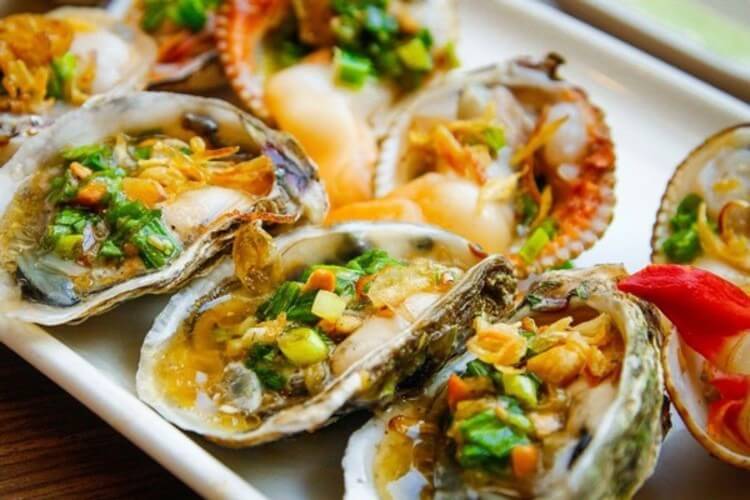 Trong hàu có chứa kẽm - nguyên tố tạo nên nội tiết tố nam