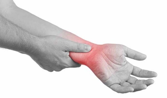 Thoái hóa khớp cũng là một nguyên nhân gây ra viêm khớp cổ tay