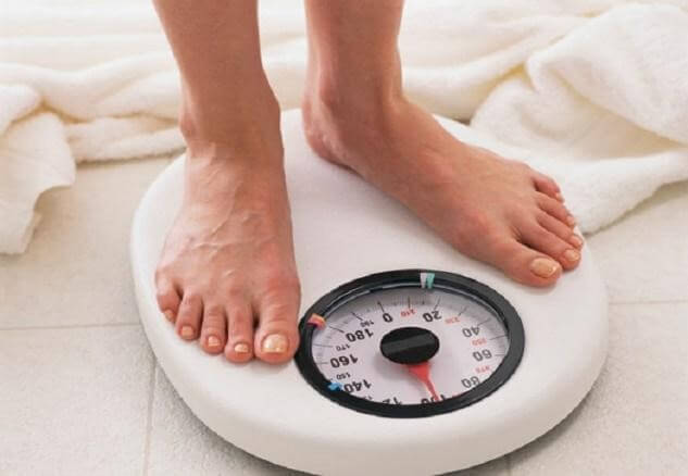 Kiểm soát cân nặng để có cơ thể cân đối giảm áp lực lên khớp gối