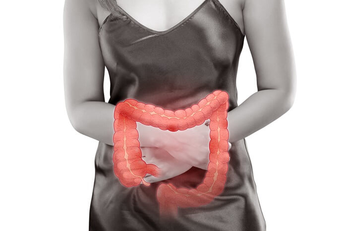 Triệu chứng thường gặp của viêm đại tràng cấp là đau bụng