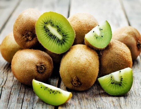 Ăn kiwi ngừa táo bón
