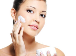Nên chọn kem dưỡng trắng da toàn thân phù hợp với làn da để đạt được hiệu quả tốt nhất