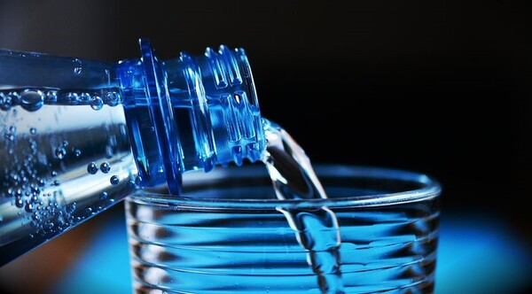 Bổ sung đủ nước giúp ổn định hoạt động bàng quang