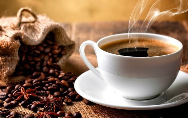 Uống nhiều đồ uống chứa caffeine làm trầm trọng thêm phì đại tuyến tiền liệt