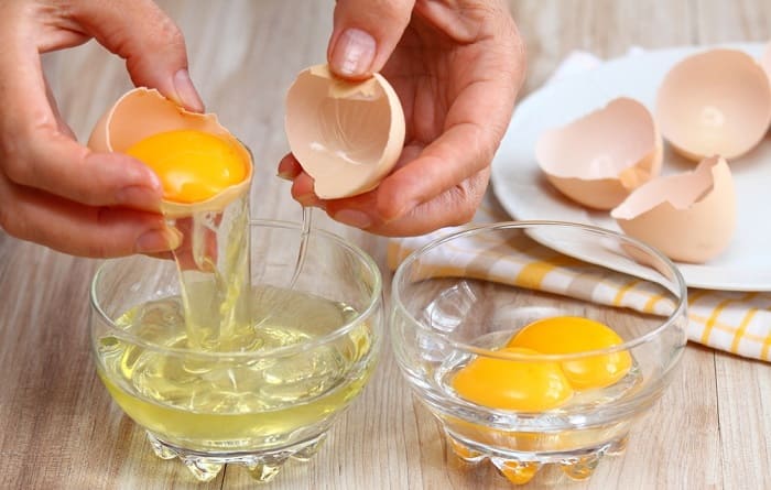 Lòng trắng trứng với hàm lượng protein và vitamin cao nên giúp loại bỏ nám tàn nhang hiệu quả