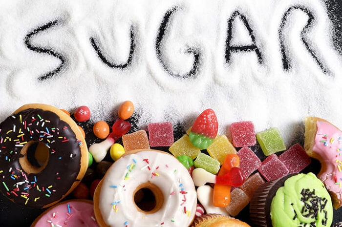 Các loại bánh kẹo chứa nhiều đường làm tăng đáng kể lượng đường trong máu
