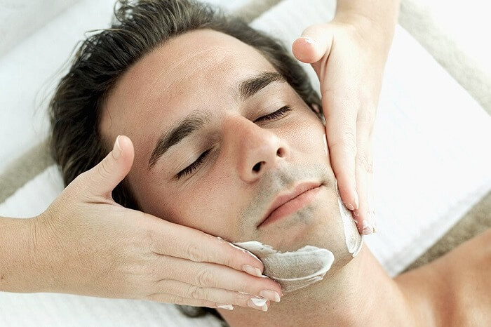 Nam giới nên chăm sóc da mặt thường xuyên