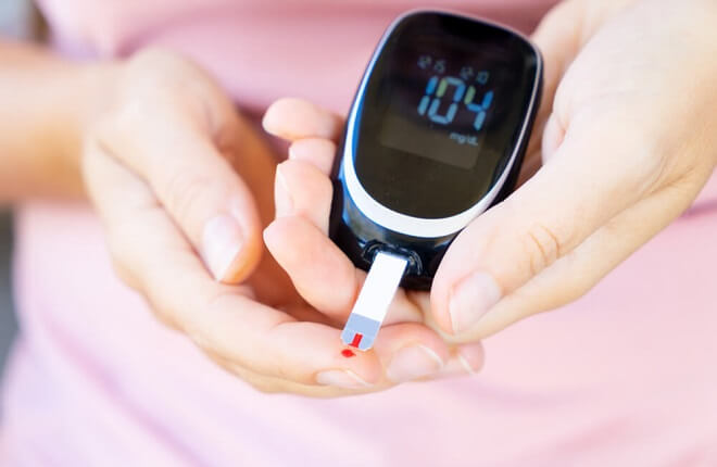 Sử dụng máy đo để kiểm tra tiểu đường type 1