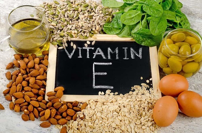 Vitamin E giúp ngăn ngừa và chống lão hóa mắt