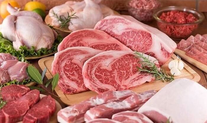 Bạn có thể giảm dùng thịt đỏ để hạn chế thu nạp purin trong cơ thể